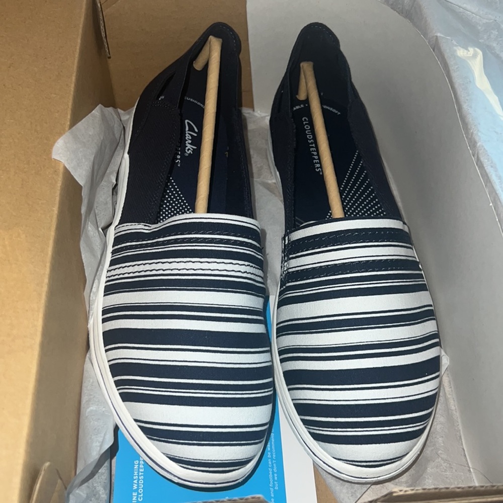 Clarks Women's Espadrille Sneaker - Picture 3 of 3